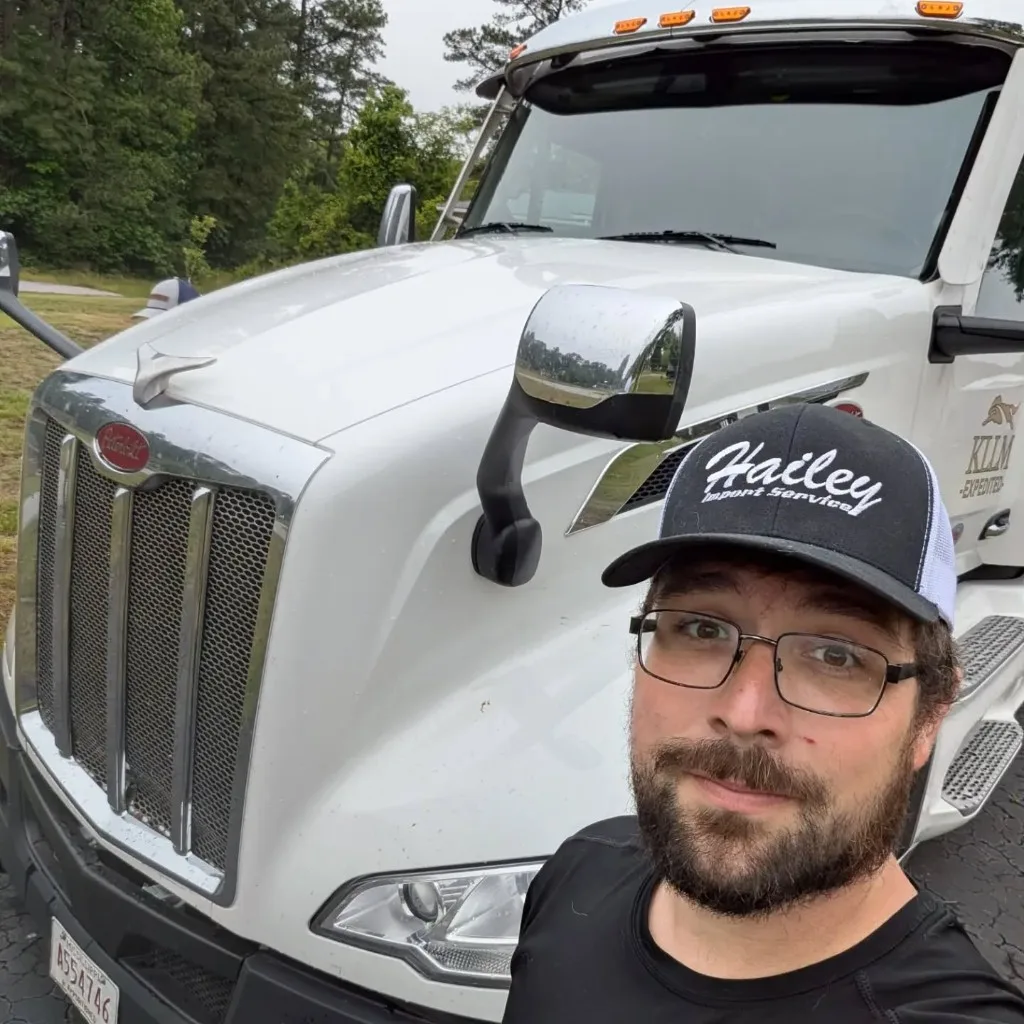 Commercial truck glass — fleet service